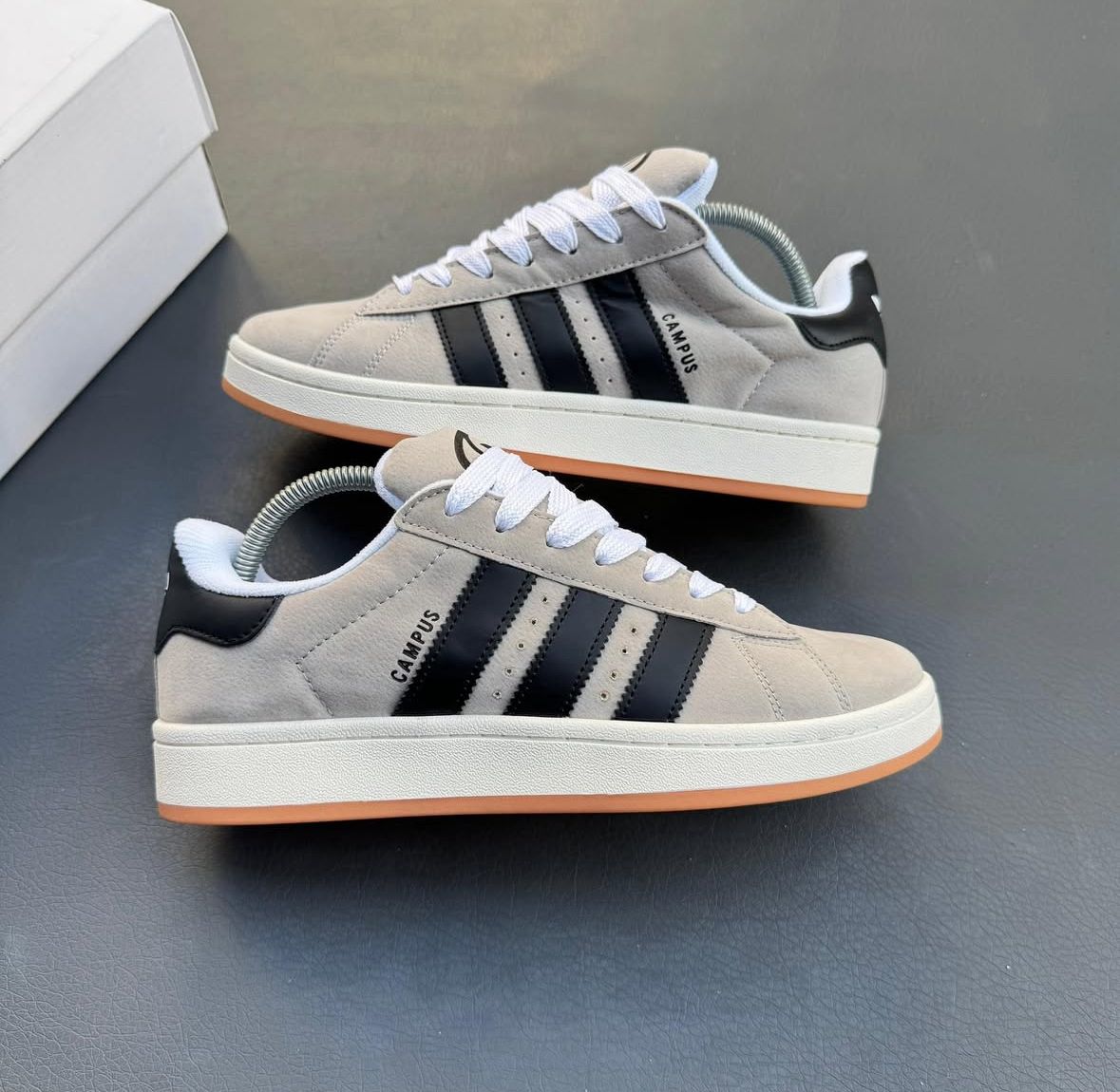 Campus beige