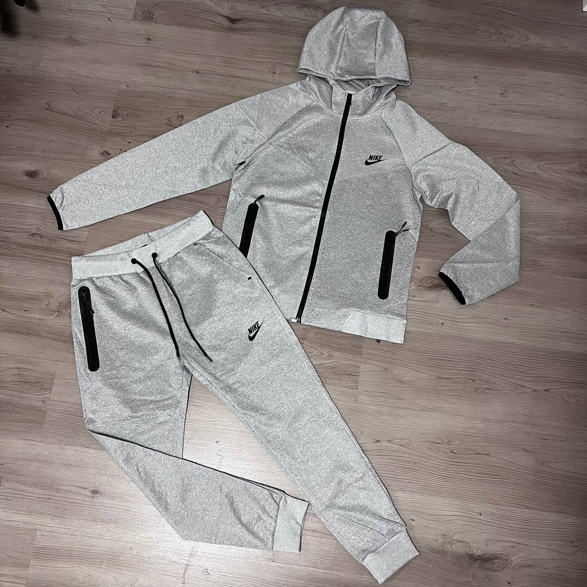 Conjunto tech
